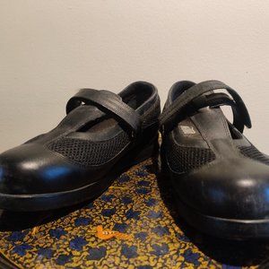 Dr. Comfort Women's Diabetic Orthopedic Shoes